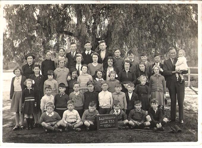 Laanecoorie School - 1936 George Weymes back row- far right Nancy Weymes second back row third from the right Glady Front-standing first on the left