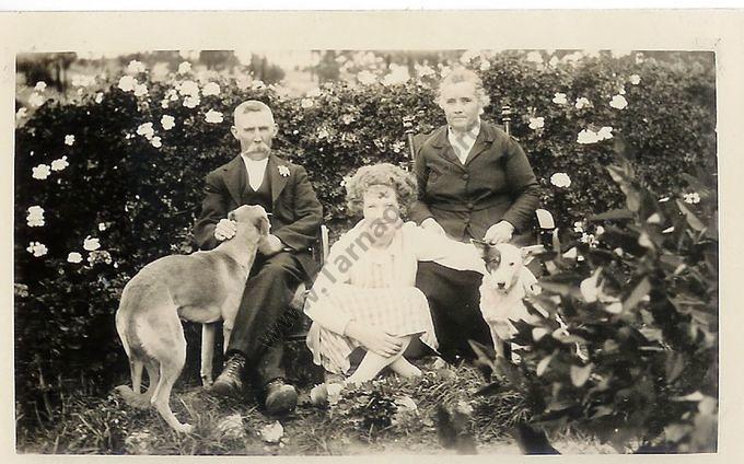 Walter S Grey w wife Frances and daughter Sylvia w Oscar and Tinker