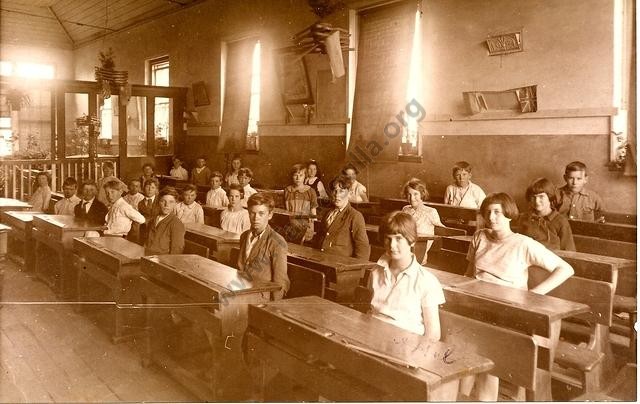 Interior of Tarnagulla State School, 1930