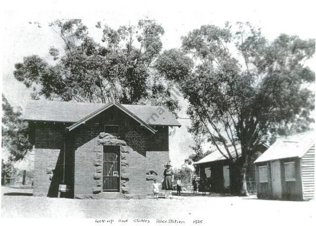 Tarnagulla Lock-up and Police Station, 1925.
From the Mary Dridan Collection